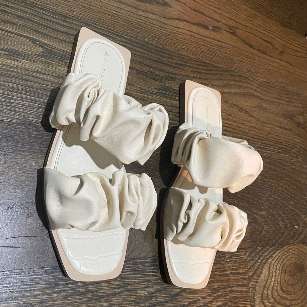 Circus by Sam Edelman sandal